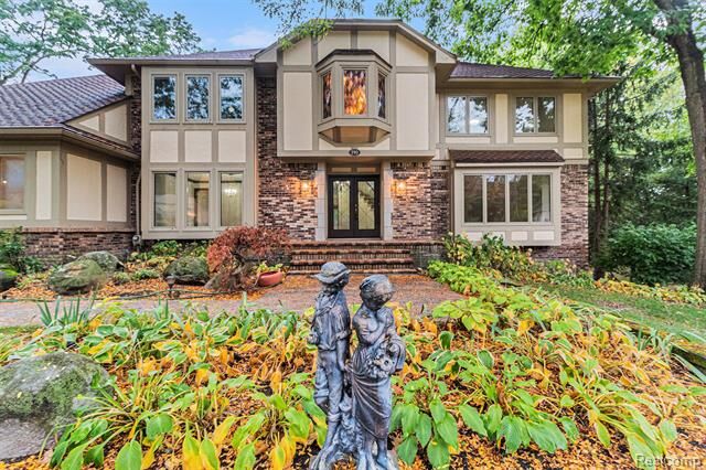 Property Photo: 790 Hidden Pine Road Road MI 48304