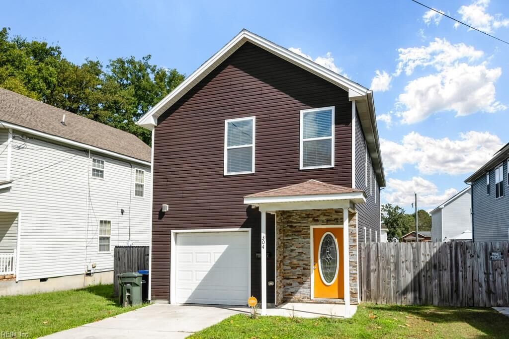 Property Photo:  304 N 4th St  VA 23434 