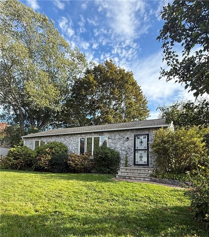 85 Canario Drive  Warren RI 02885 photo