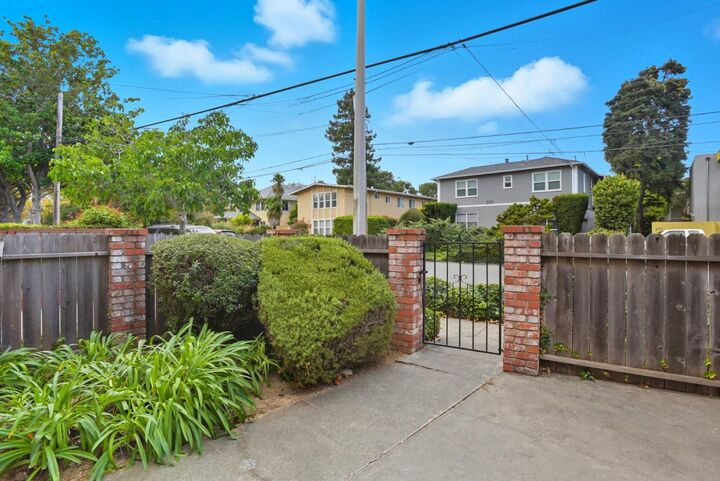 Property Photo: 230 Villa Terrace 2 CA 94401