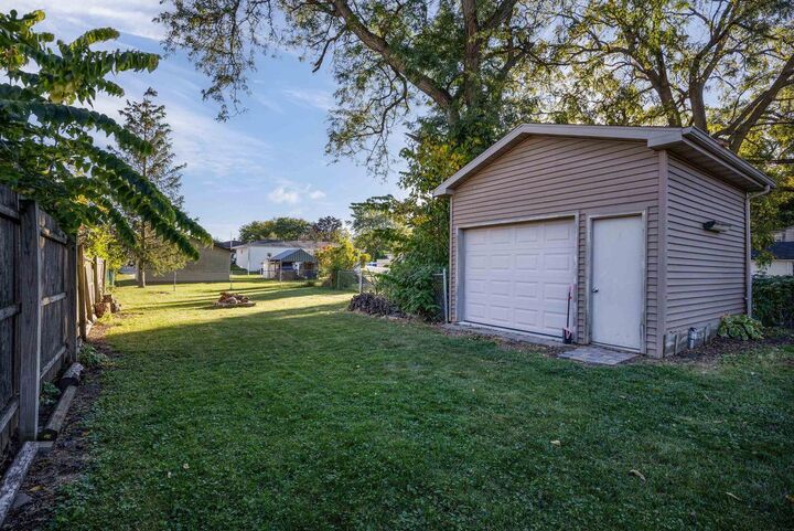 Property Photo:  723 East High Street  WI 53563