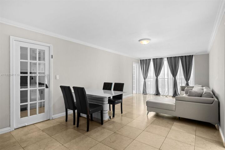 18011 Biscayne Blvd 902  Aventura FL 33160 photo