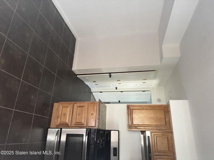 Property Photo:  141 Paulding Avenue  NY 10314 