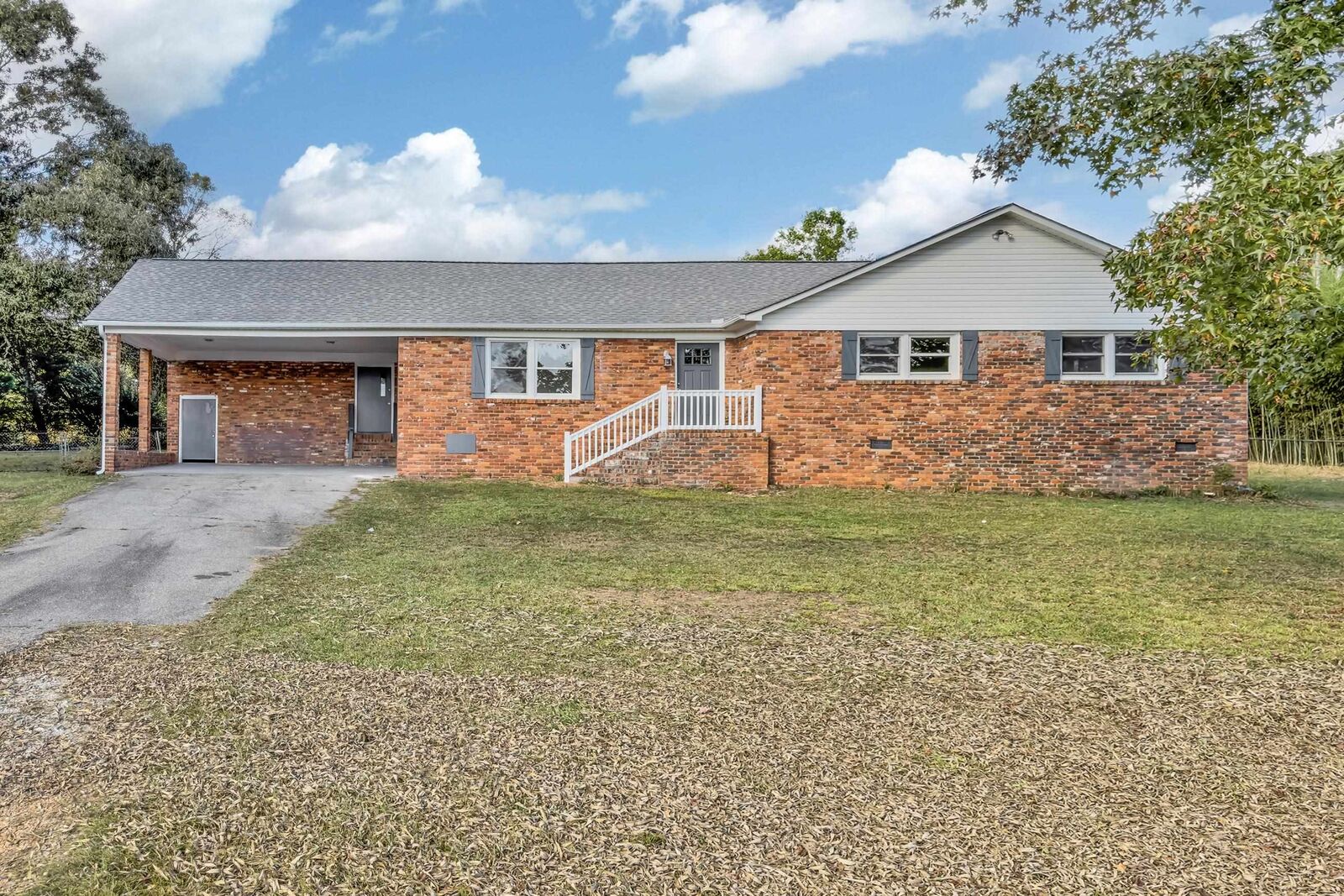 Property Photo: 110 Lakeland Drive SC 29306