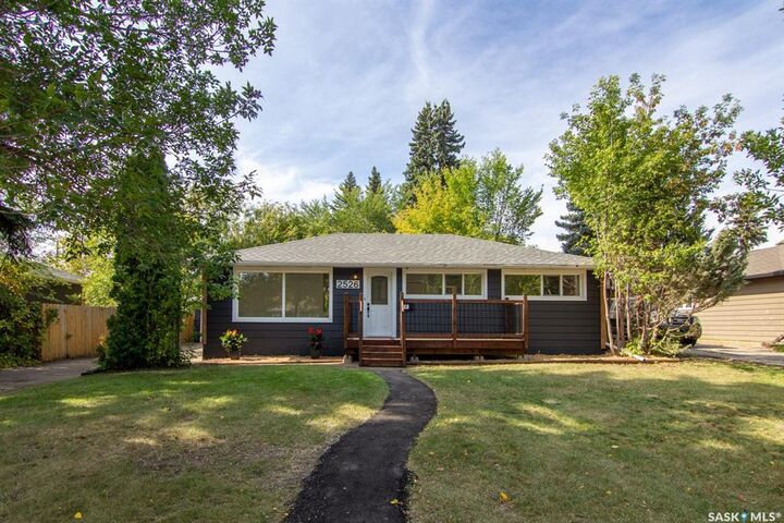 2526 Broadway Avenue  Saskatoon SK S7J 0Z2 photo