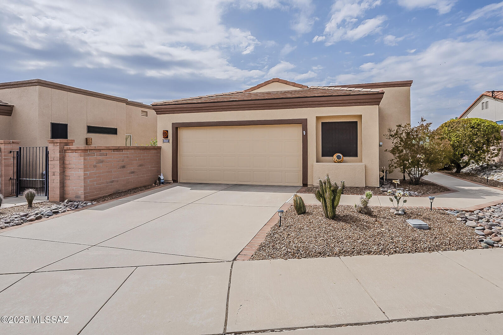 Property Photo: 4002 S Via Del Picamaderos AZ 85622