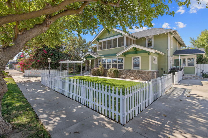 Property Photo: 224 N E Street CA 93221