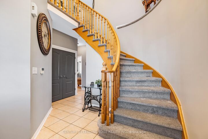 Property Photo:  53 Kinross Avenue  ON L1M 2C4 