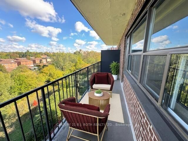 Property Photo:  50 Gulliver Road 610  ON M6M 2N2 