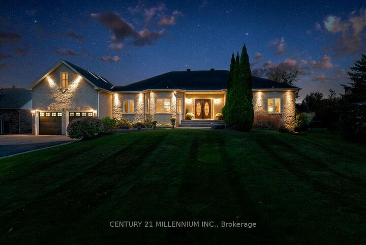 Property Photo: 8 Castlewood Court ON L7K 0C1