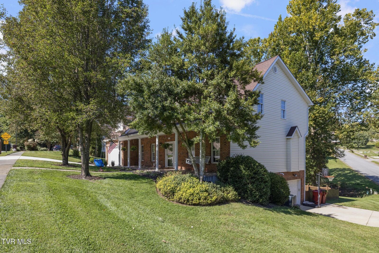 Property Photo:  209 Glen Oaks Drive  TN 37615 