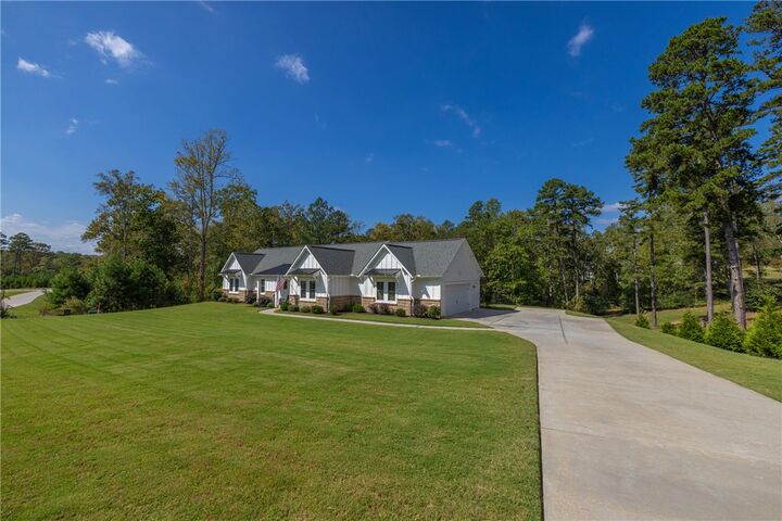 Property Photo: 838 Little Bay Lane SC 29672