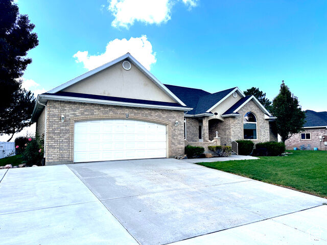 Property Photo:  654 E Scenic Dr  UT 84660 