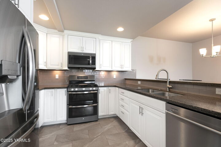 Property Photo: 8905 Occidental Rd 202 A WA 98903