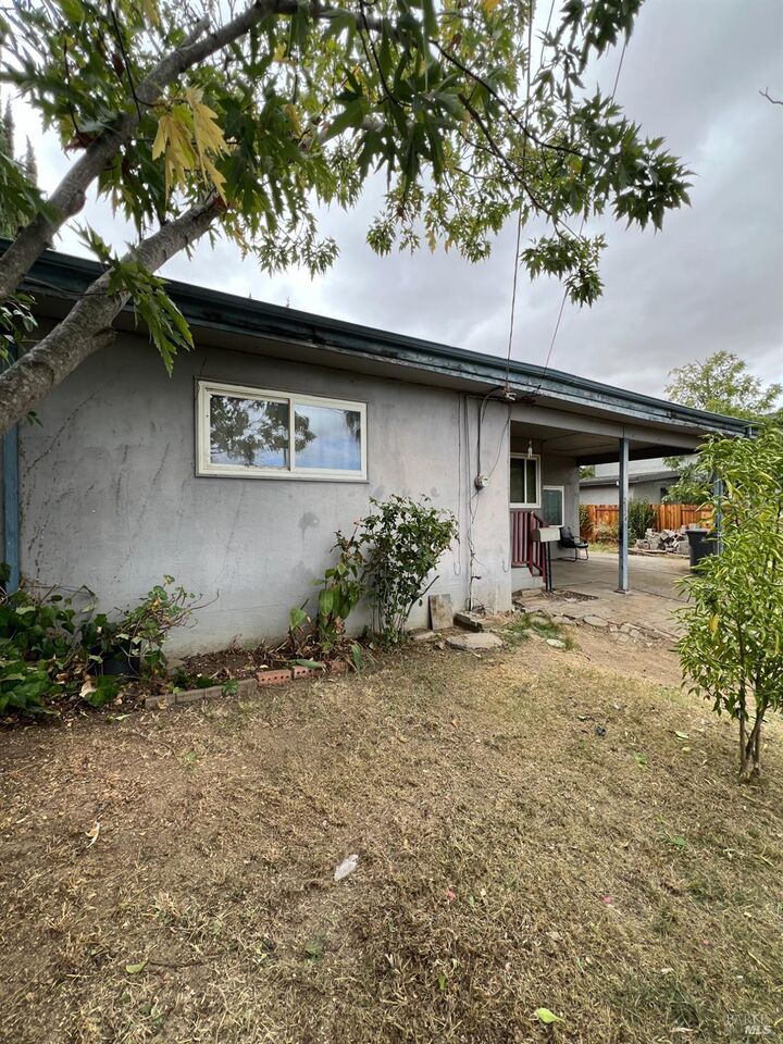Property Photo: 2124 Beard Court CA 95688