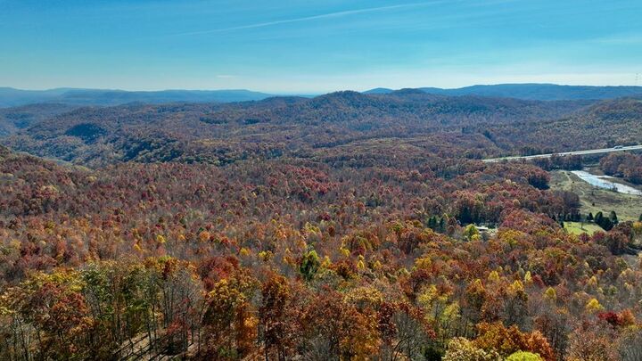 Property Photo: 211 Gerber Daisy Trail WV 25918