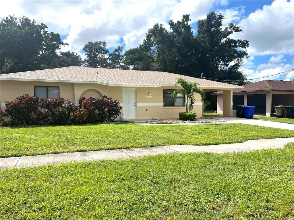 Property Photo: 2656 Lime St FL 33916