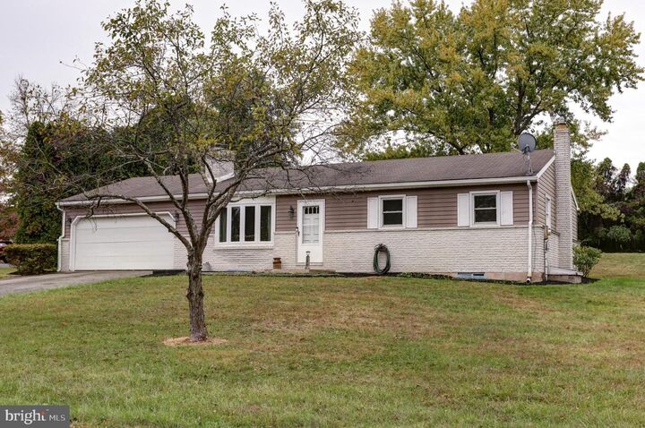 Property Photo:  1650 Hicks Drive  PA 17018 