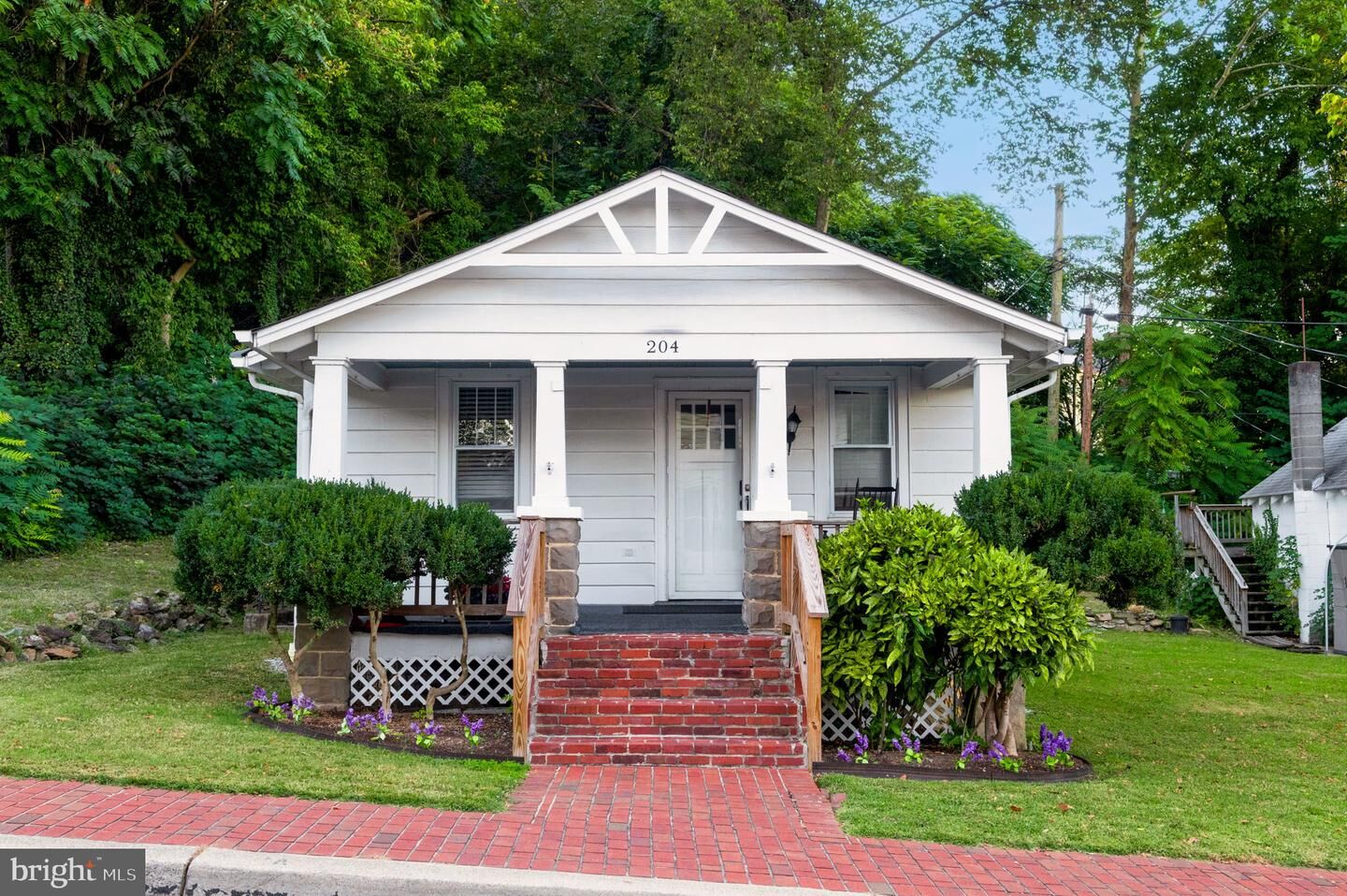Property Photo: 204 Ellicott Street VA 22125