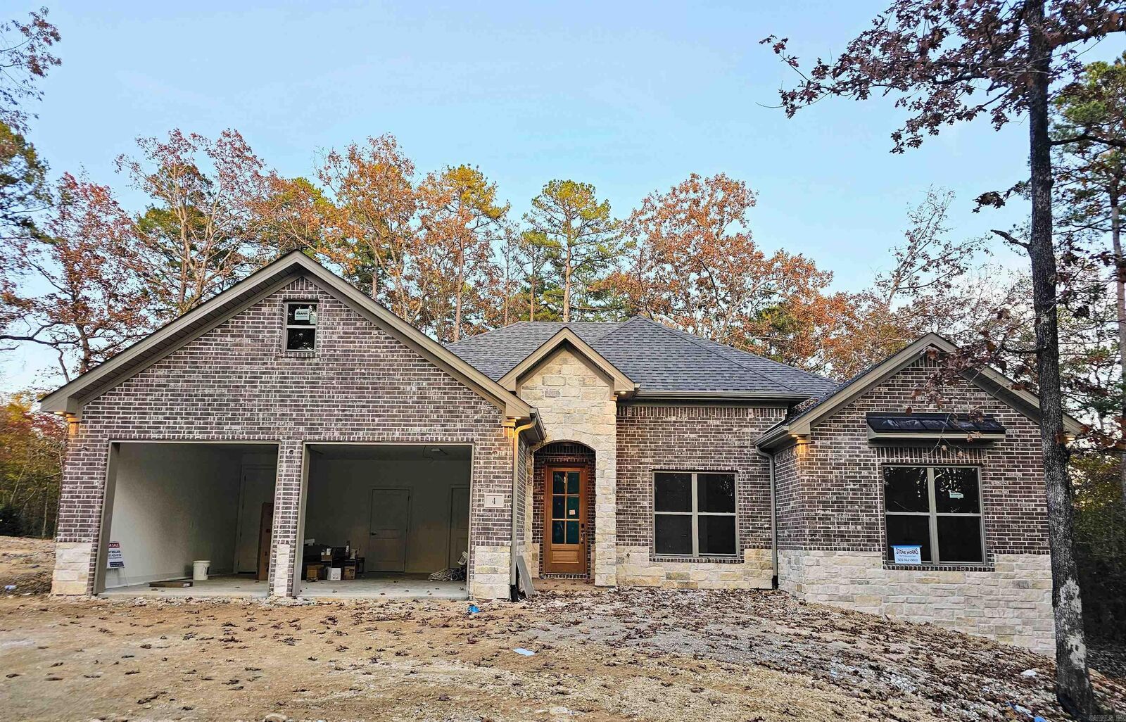 Property Photo:  4 Acambaro Place  AR 71909 