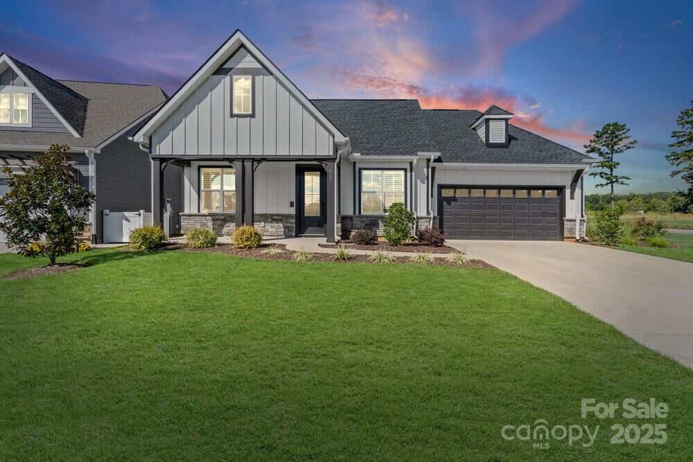 Property Photo:  917 Black Beard Drive  NC 28037 