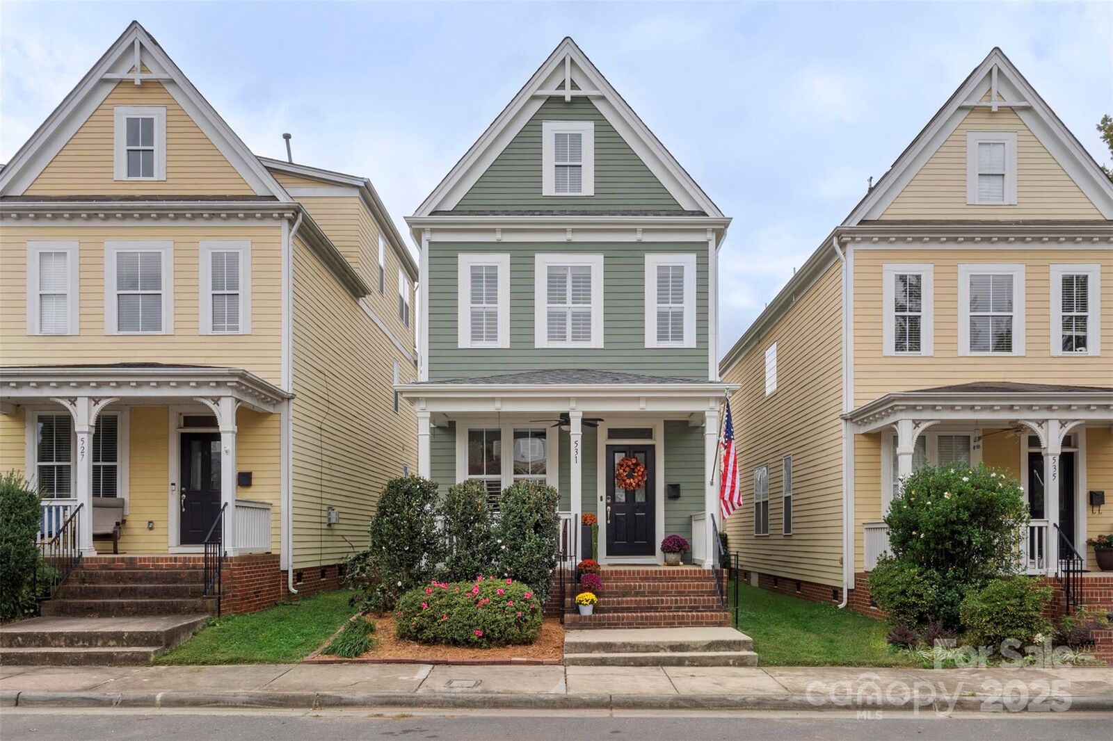 Property Photo: 531 Dubois Court NC 28208
