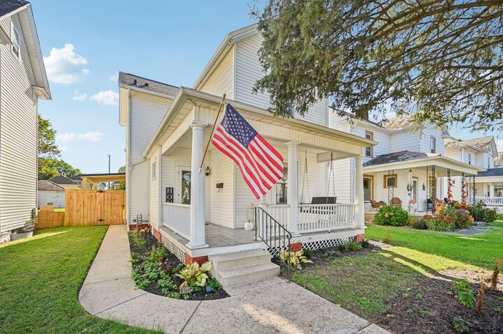Property Photo: 404 E 6th Avenue OH 43130
