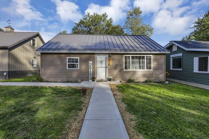 Property Photo: 13330 Queen NE Road OH 43076
