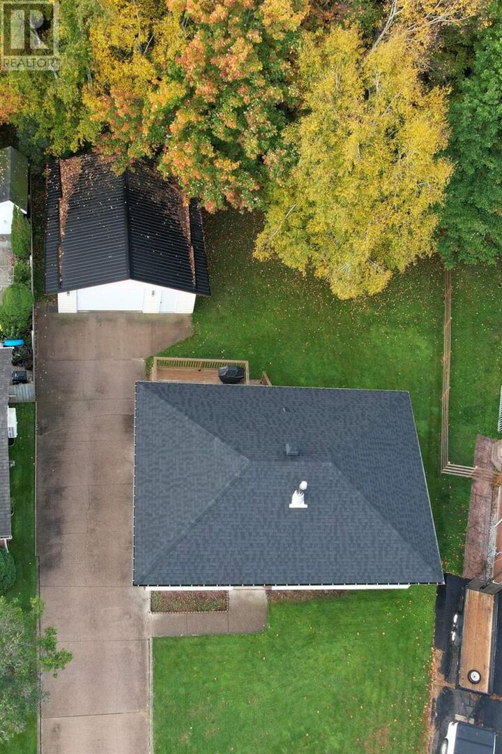 Photo de la propriété: 90 Taskar Dr ON P6A 6M8