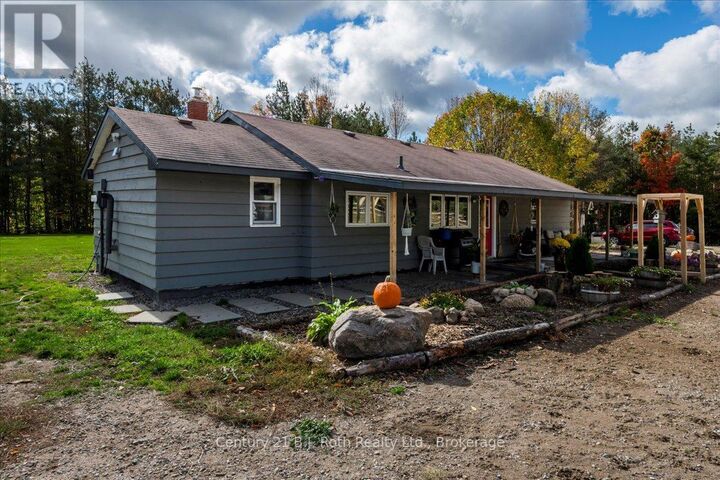 Property Photo: 2286 Flos Ten Road East ON L0L 1P0