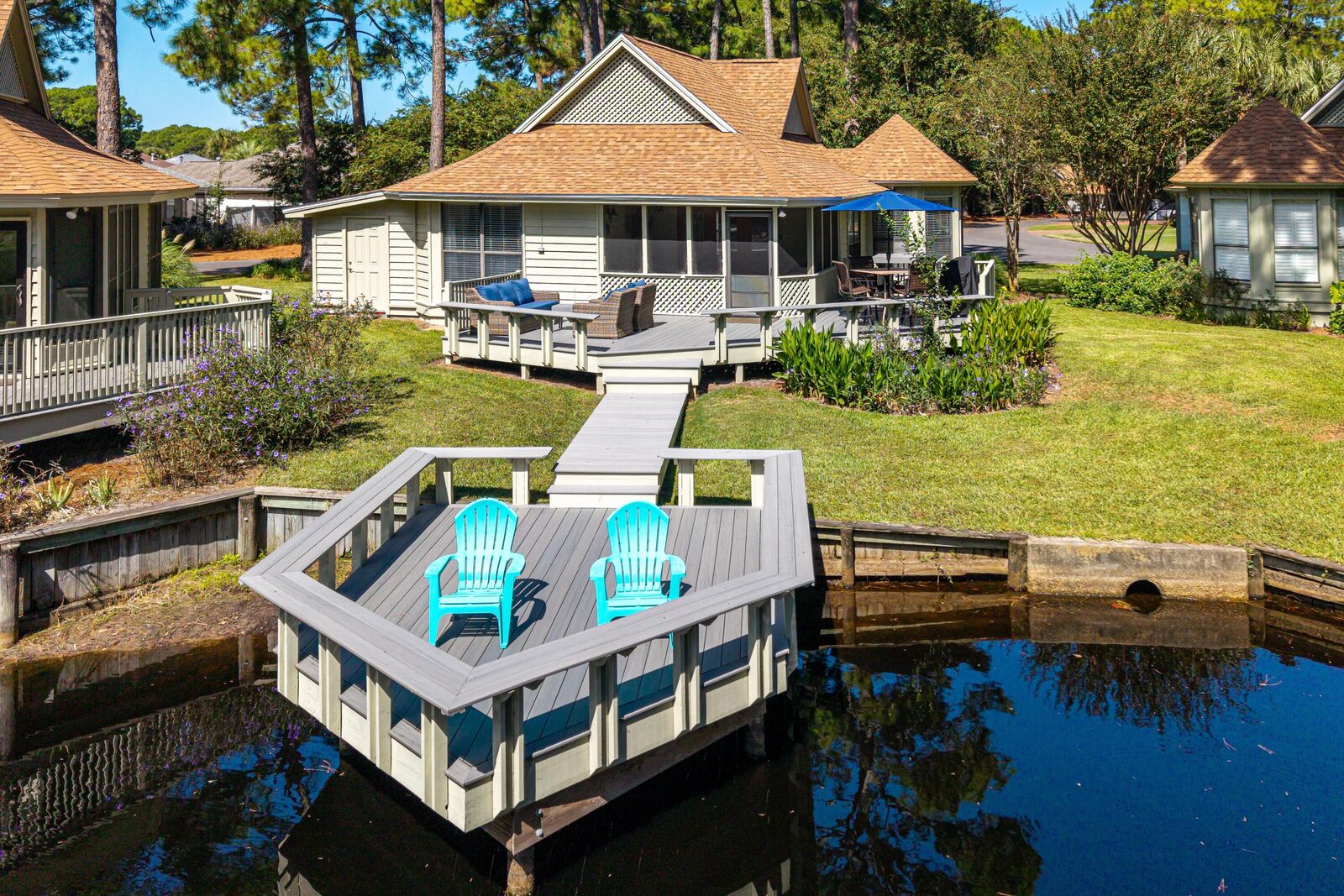 Property Photo: 184 S Cove Drive FL 32550