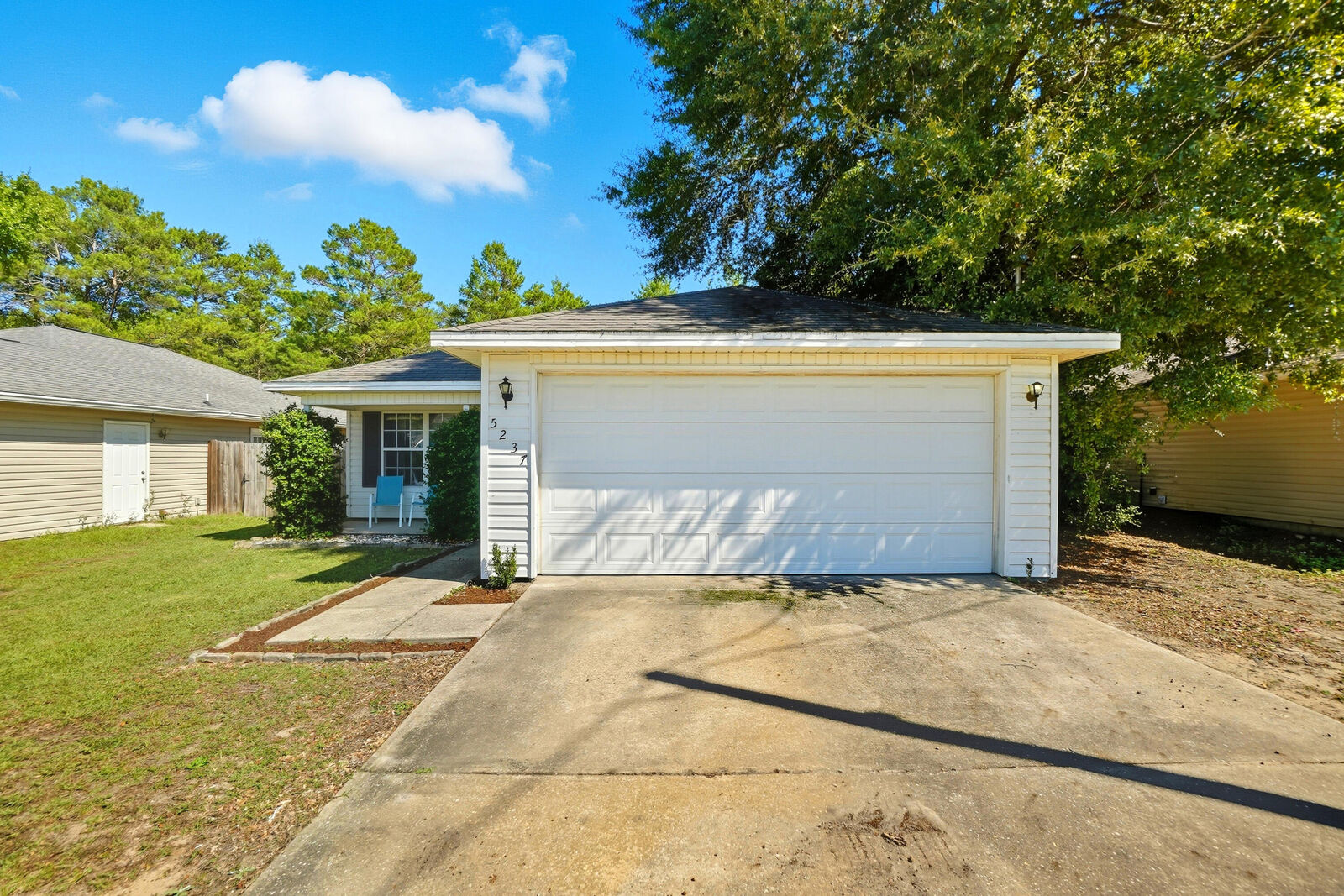 Property Photo: 5237 Kervin Rd Road FL 32539