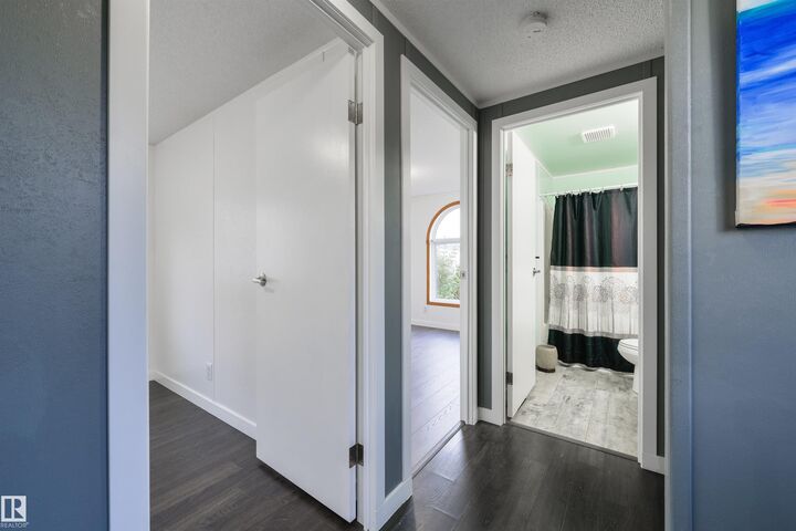 Property Photo: 2809 Lakeside Cres NW AB T5S 1T7