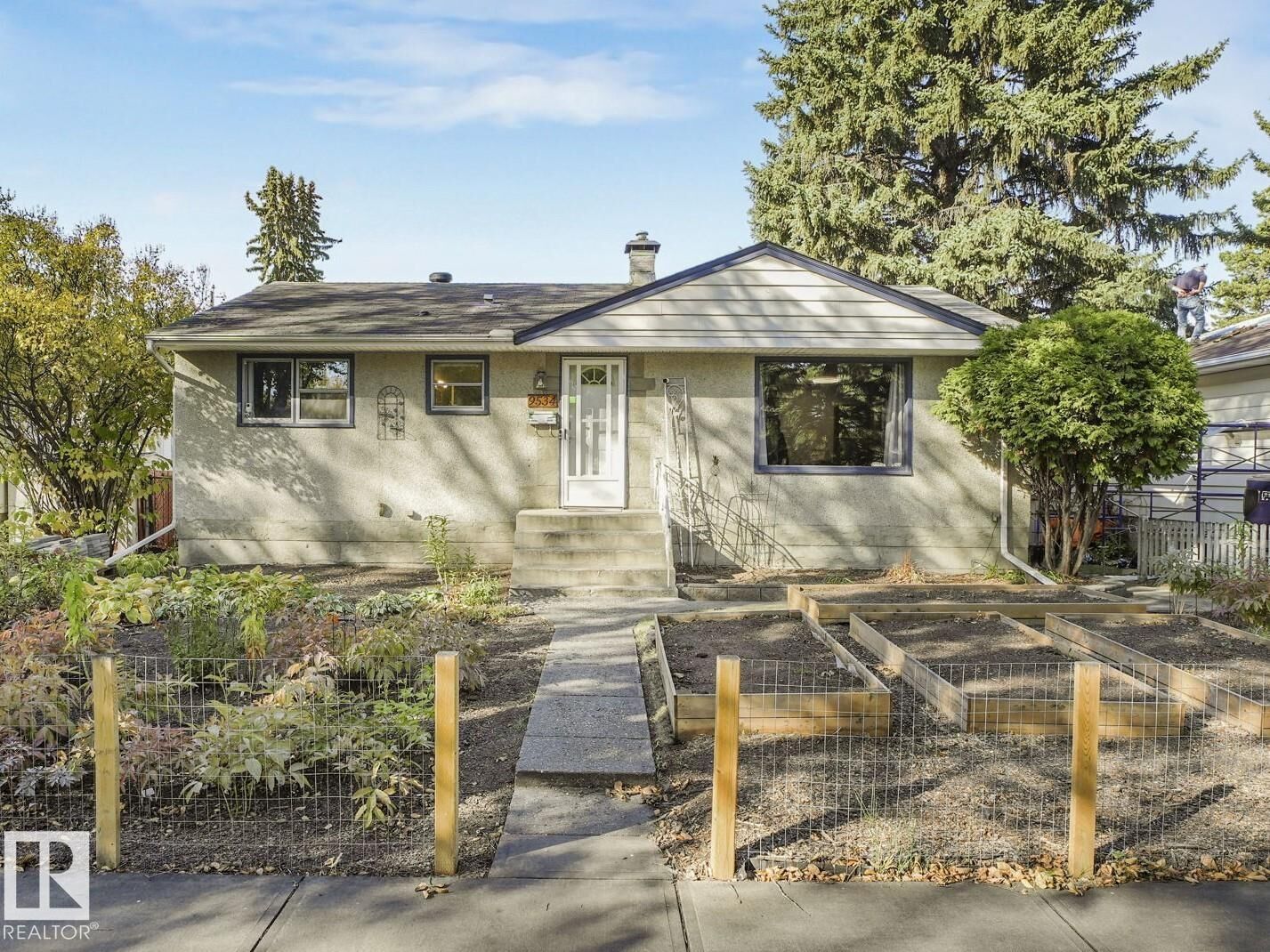 Property Photo: 9534 81 Street NW AB T6C 2W5