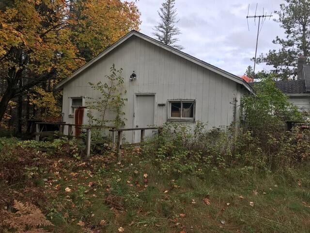 Property Photo:  1860 E Swede Rd  MI 49719