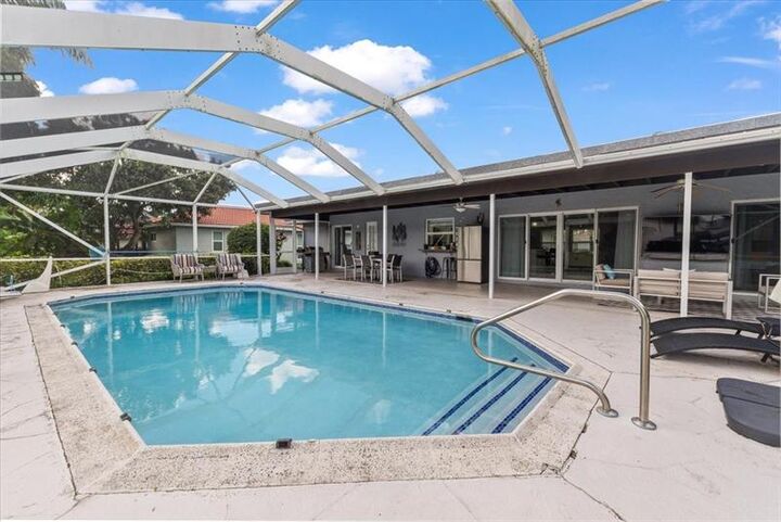 Property Photo: 10082 Harbourtown Ct FL 33498
