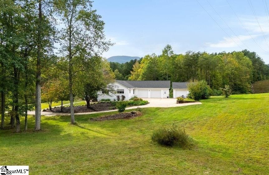 Property Photo: 620 Oak Grove Road SC 29356