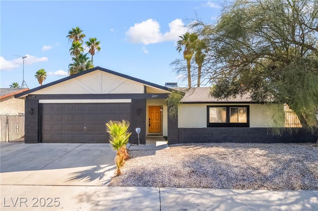 Property Photo: 6357 Spring Meadow Drive NV 89103