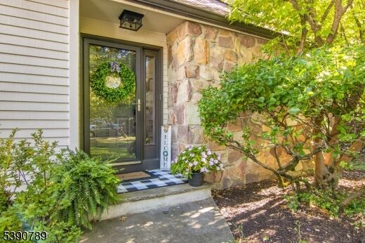 Property Photo:  20 Lenape Dr  NJ 07068 