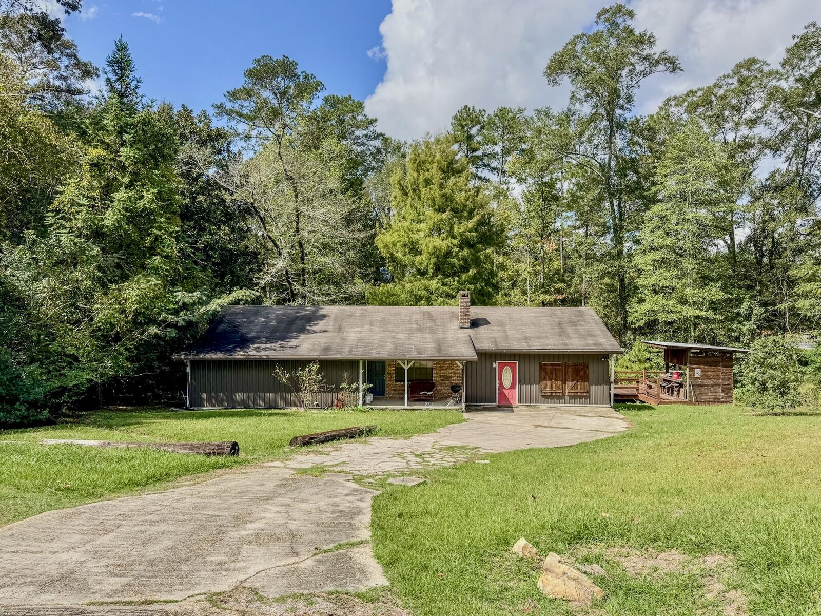 Property Photo: 514 Paulding Rd. MS 39437