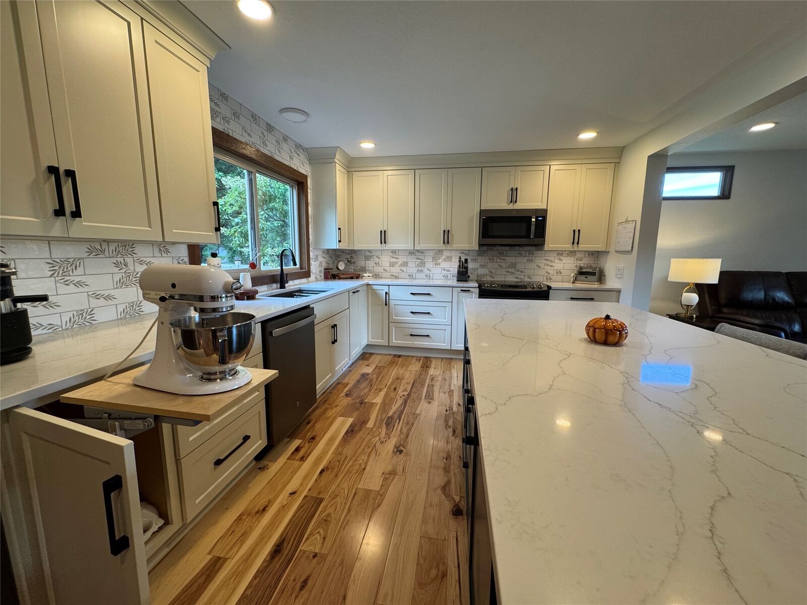 Property Photo:  4064 45th Street  IA 50310 