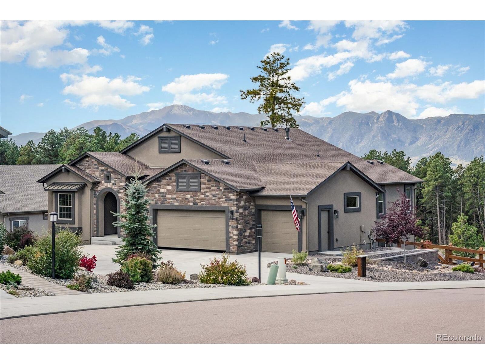 Property Photo:  842 Tree Bark Ter  CO 80132 