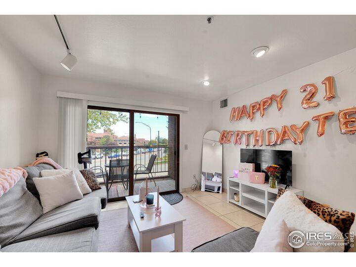 Property Photo:  1085 Broadway 4  CO 80302 