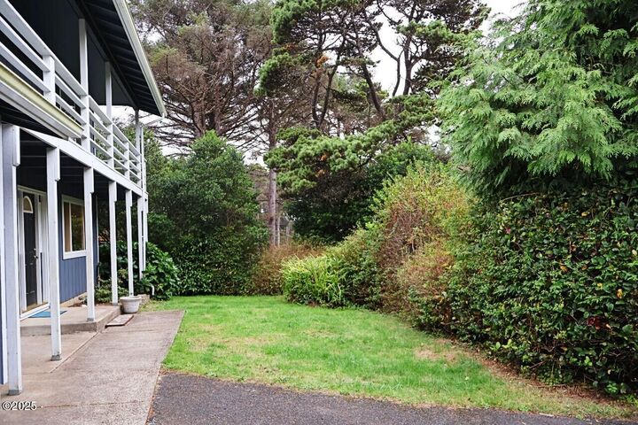 Property Photo:  9361 SW Abalone Street  OR 97366 