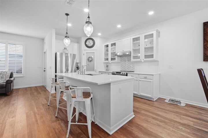 Property Photo: 5179 Avalon Park Boulevard FL 33545