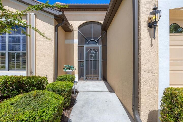 Property Photo: 4260 Mackay Falls Terrace FL 34243
