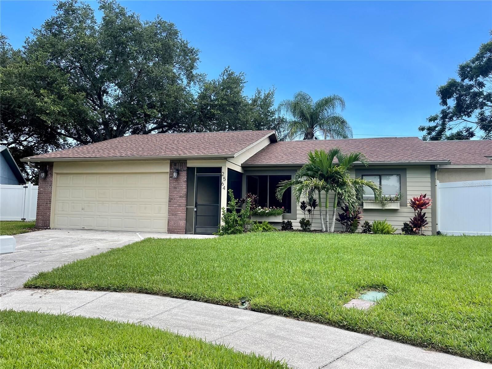 Property Photo:  2564 Islander Court  FL 34683 