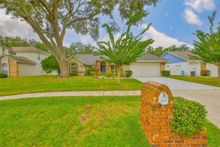 Property Photo:  7412 Mint Julep Drive  FL 33578