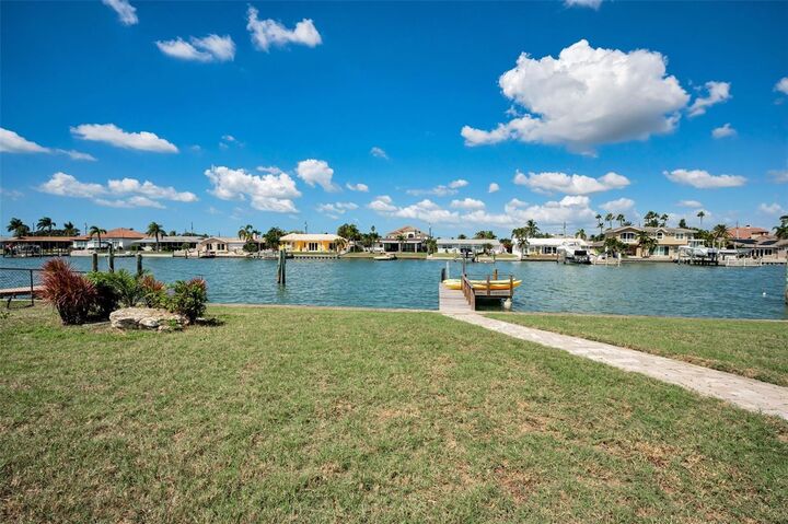 Property Photo: 790 116th Avenue FL 33706
