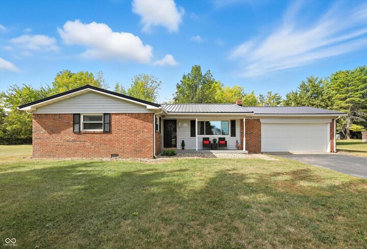 Property Photo:  5814 N 400 W  IN 46068 